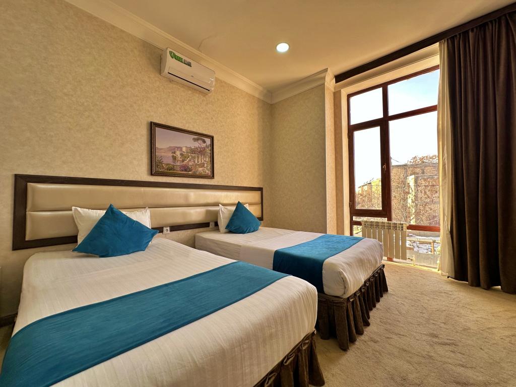 Globus Hotel