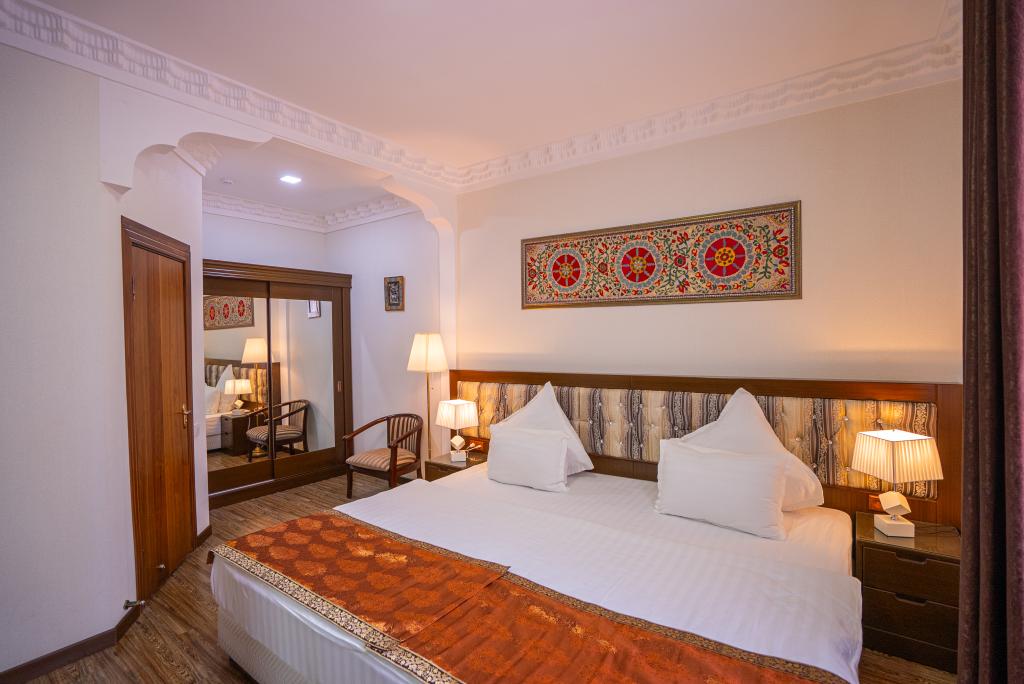 Shahriston Hotel