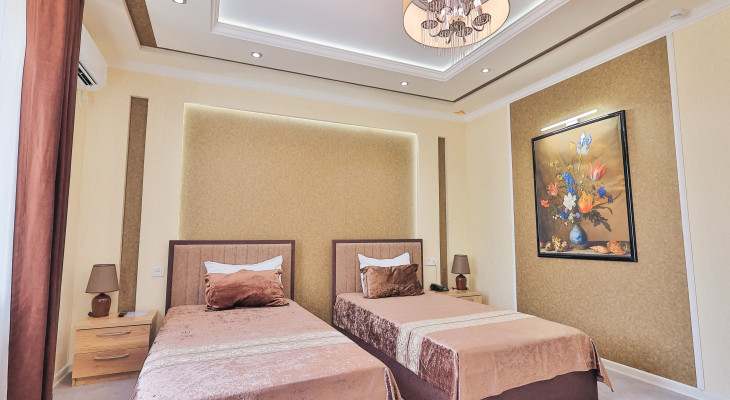 Large Twin Room