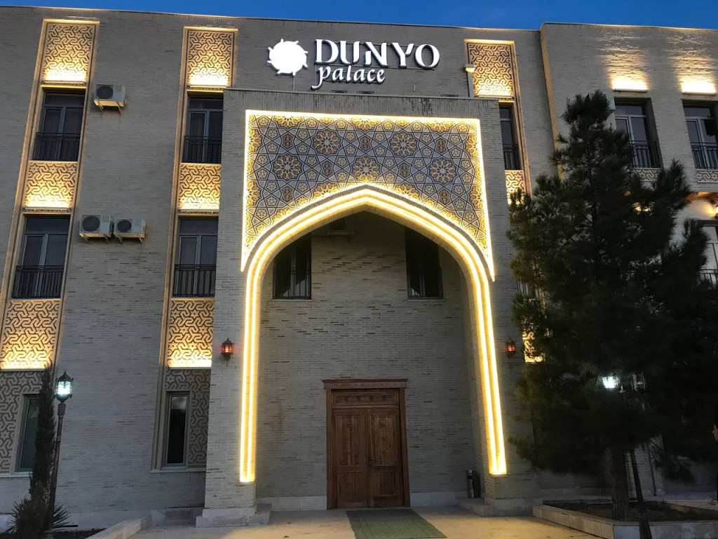 Dunyo Palace Hotel