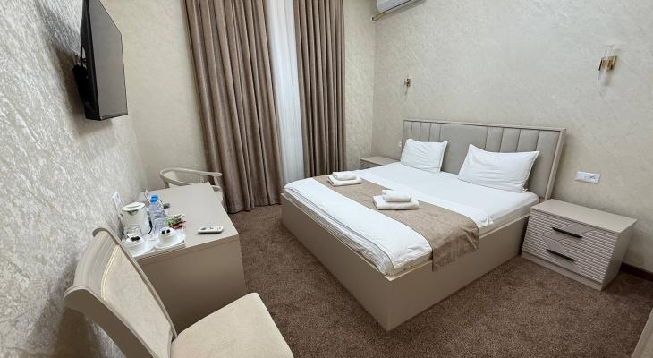 Suite with "king-size" bed