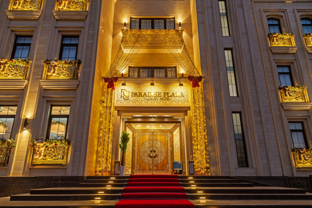 Paradise Plaza Luxury Hotel