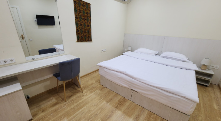 Large Double or Twin Room