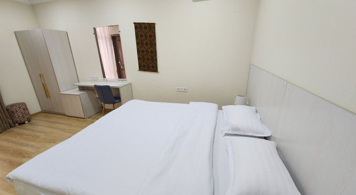 Large Double or Twin Room