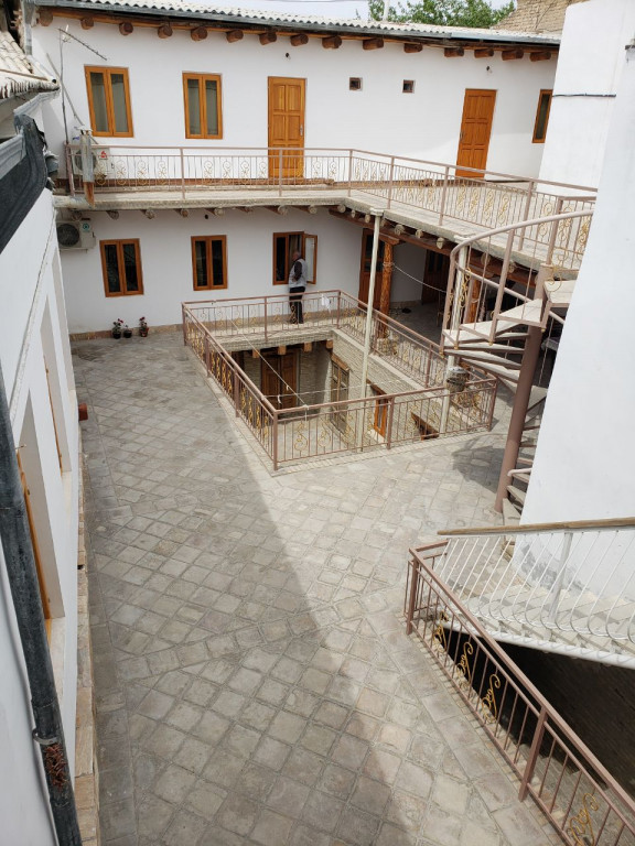 B&B Sarrafon Mehmon uyi