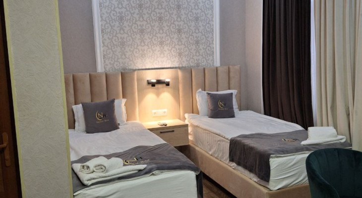 Suite room with twin beds