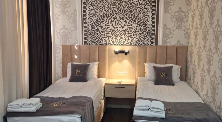 Suite room with twin beds