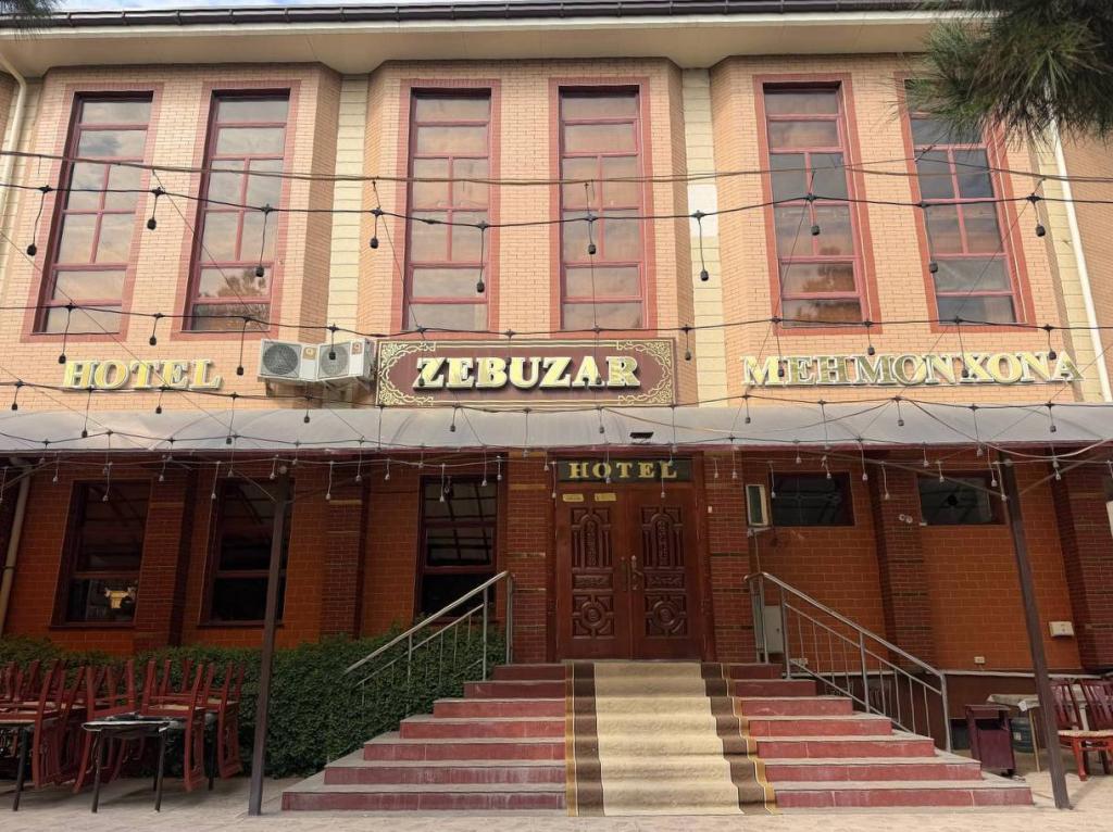 Гостиница Zebuzar