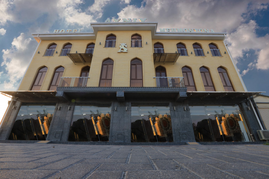 AYNIY HOTEL
