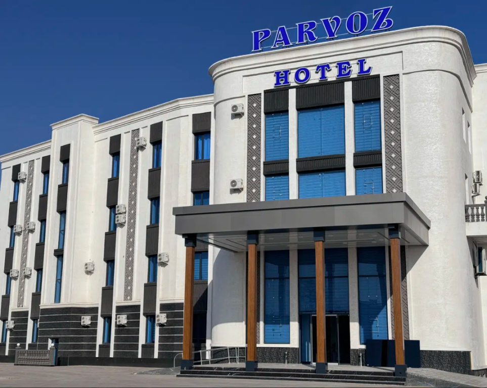 Parvoz Hotel