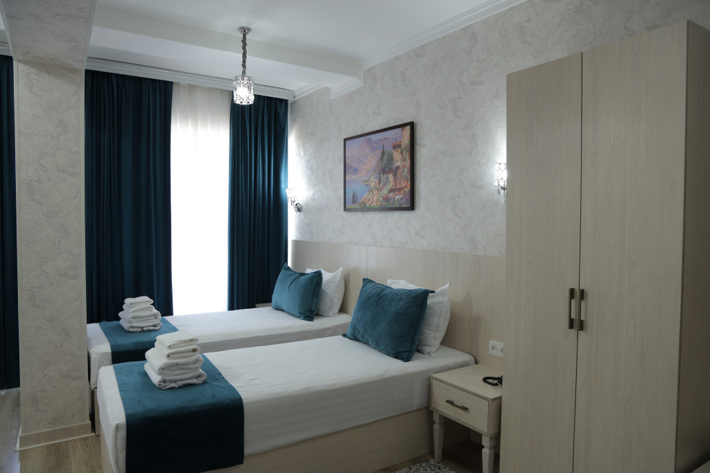 MERCURI MERIDIAN Hotel