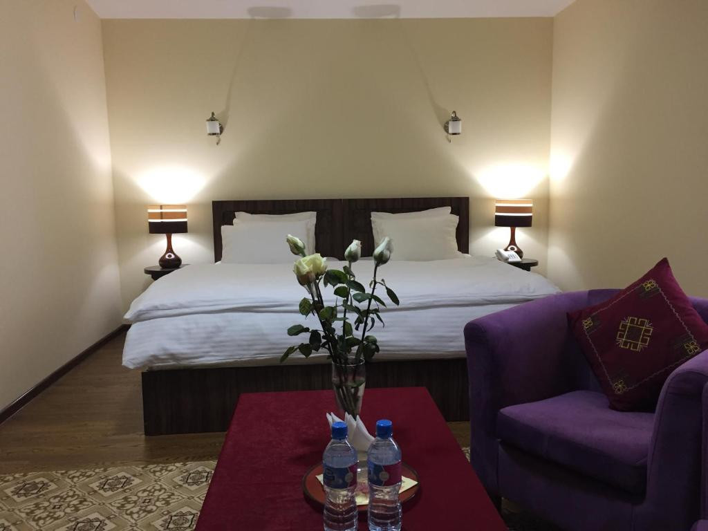 Jipek Joli INN Mehmonxonasi