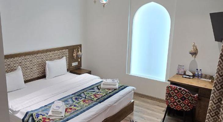 Deluxe Double Room (for 1 adult and 2 children)
