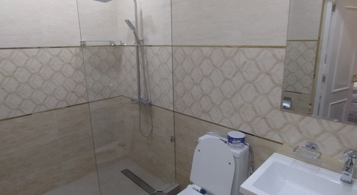 Ikkita alohida to'shakli ikki kishilik standart xona