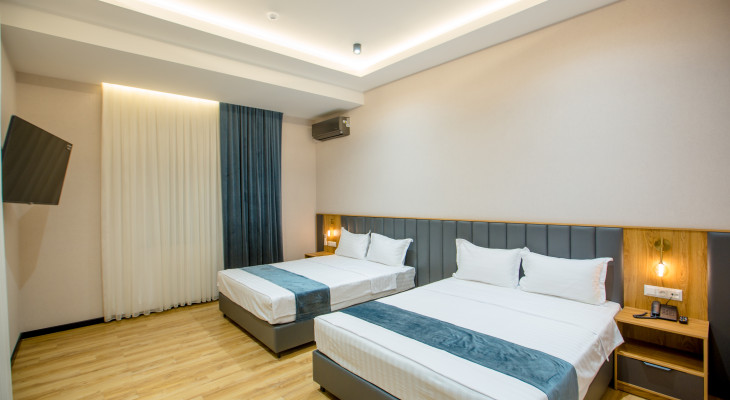 Deluxe Family Room