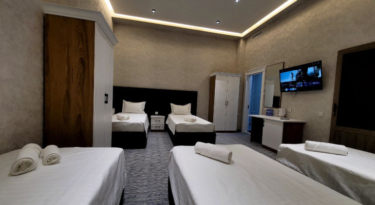 Deluxe Family Room