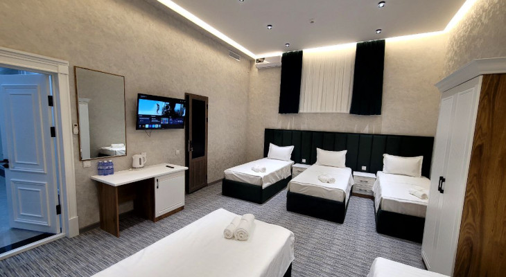 Deluxe Family Room