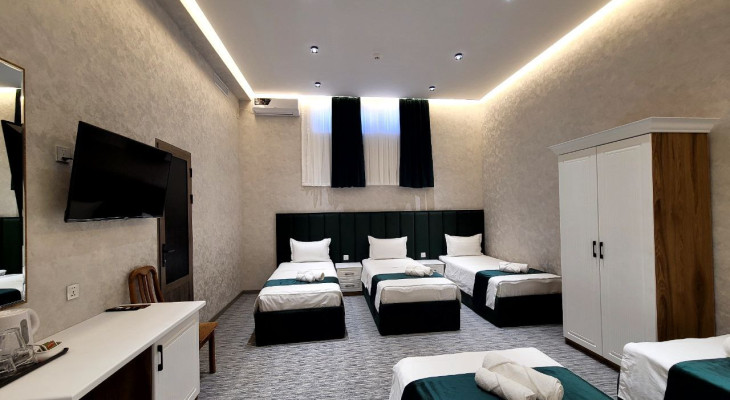 Deluxe Family Room