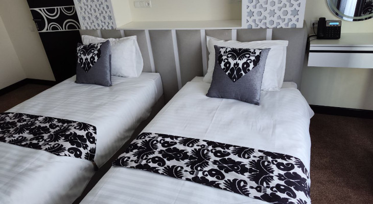 Twin room with two double beds