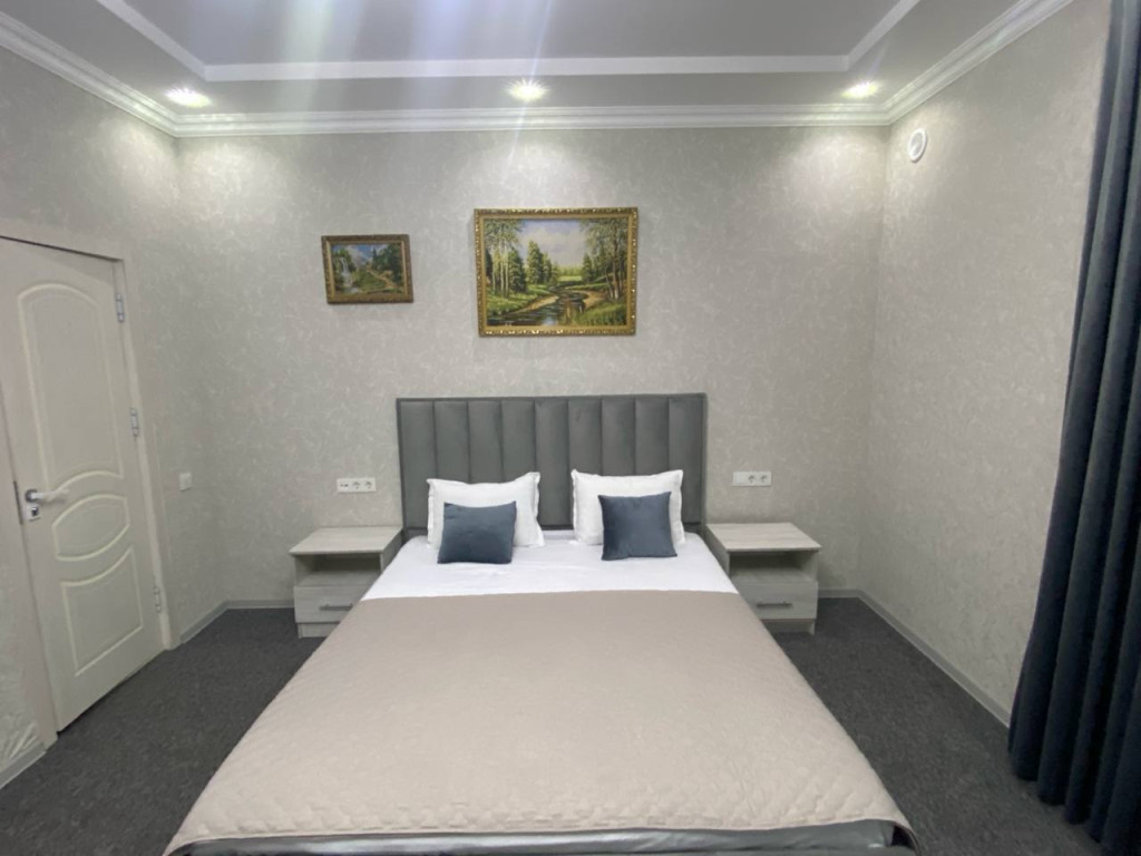 Azam Plaza Hotel