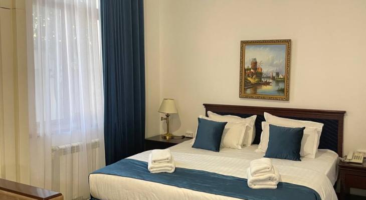 Suite with "king-size" bed