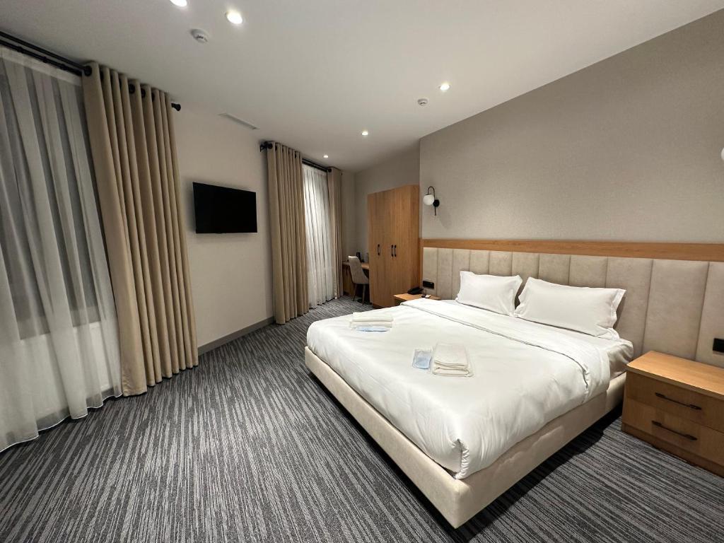 Velnora Hotel