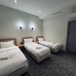 Triple room without windows