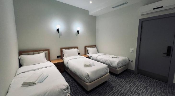 Triple room without windows