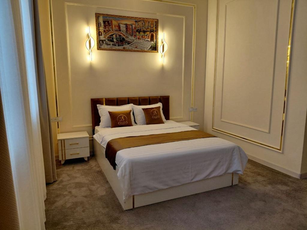 The Avenue Hotel