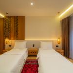 Twin room with two double beds