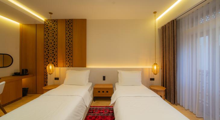 Twin room with two double beds