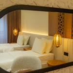 Twin room with two double beds