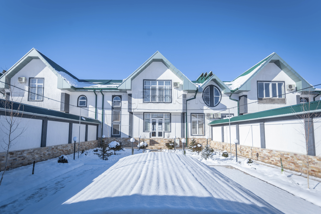Курортный отель Lake House