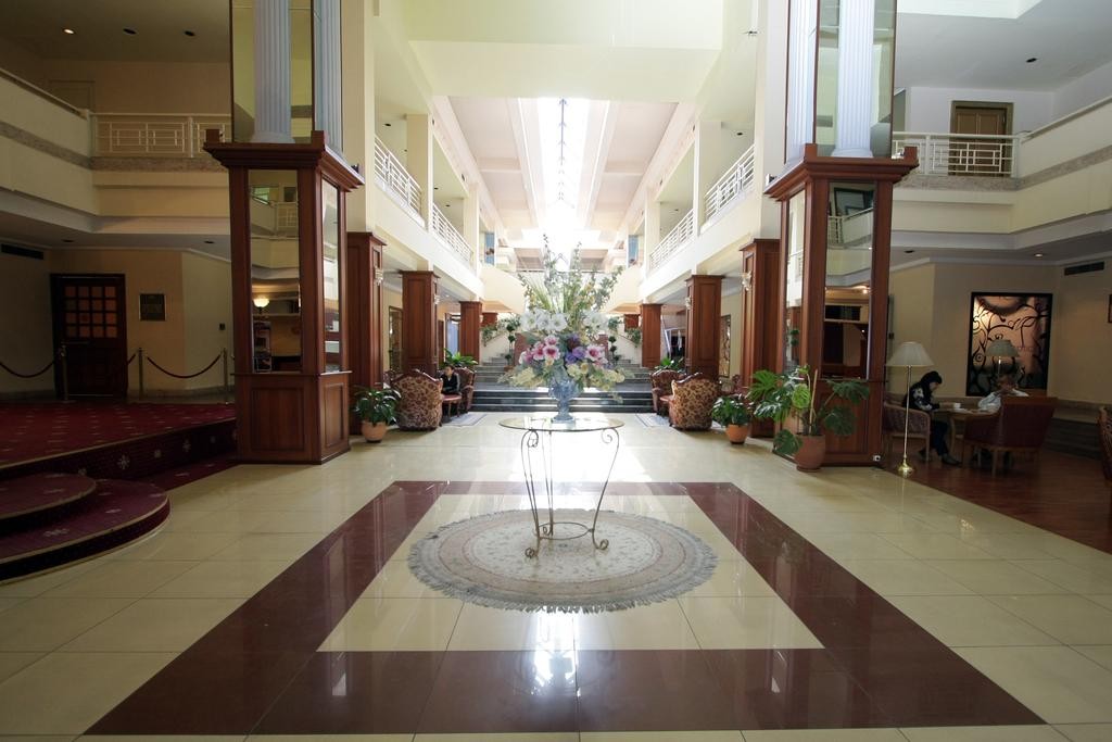 Гостиница Le Grande Plaza