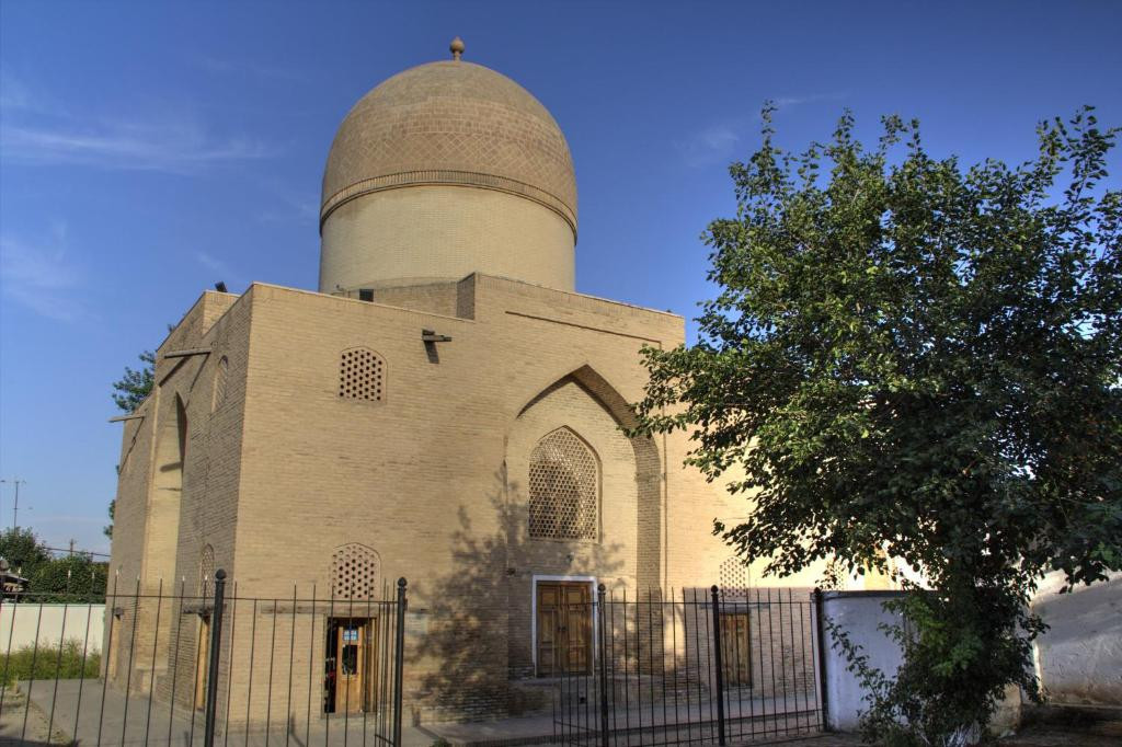 Oqsaroy Guest house
