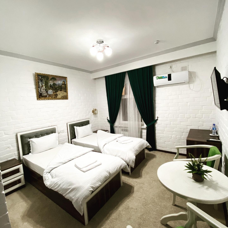 Almaz Plaza Hotel