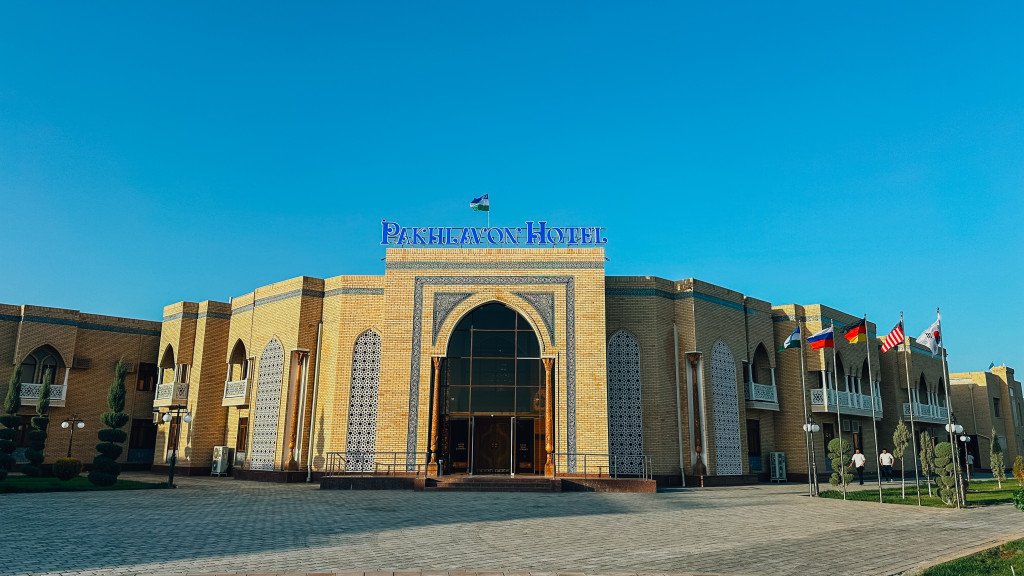 Гостиница Pakhlavon