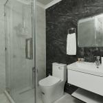 Standard double room with one bed and city view