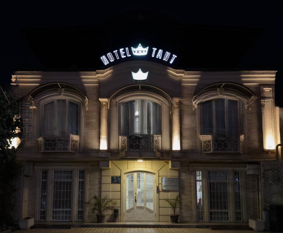 Taht Hotel