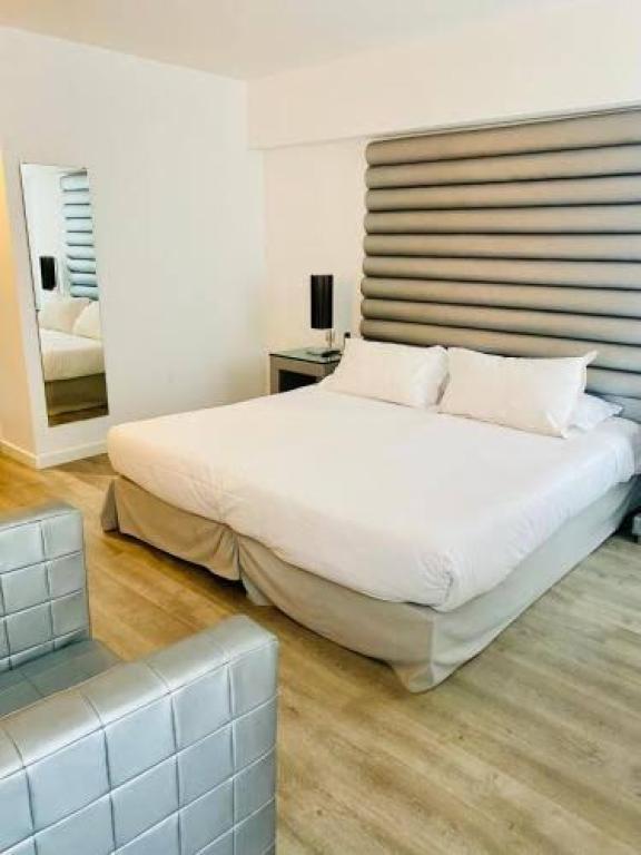 TEST fake HOTEL